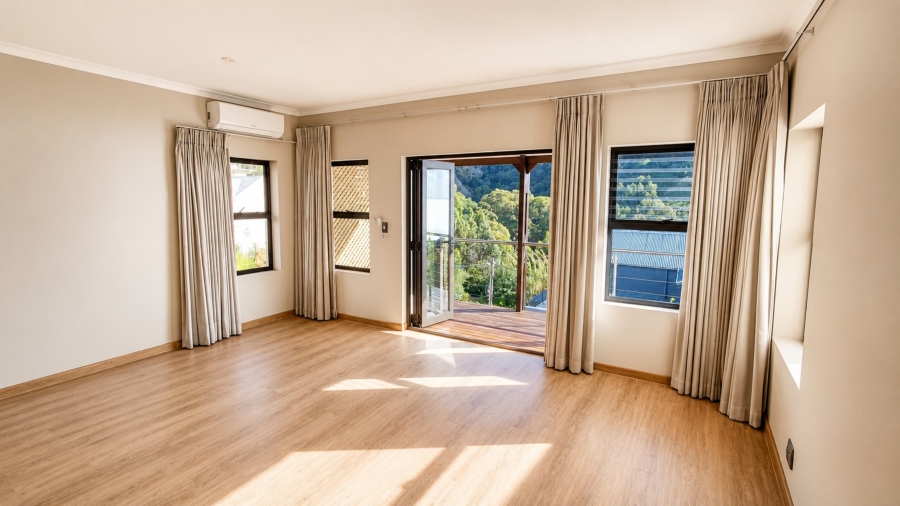 4 Bedroom Property for Sale in Admirals Kloof Western Cape